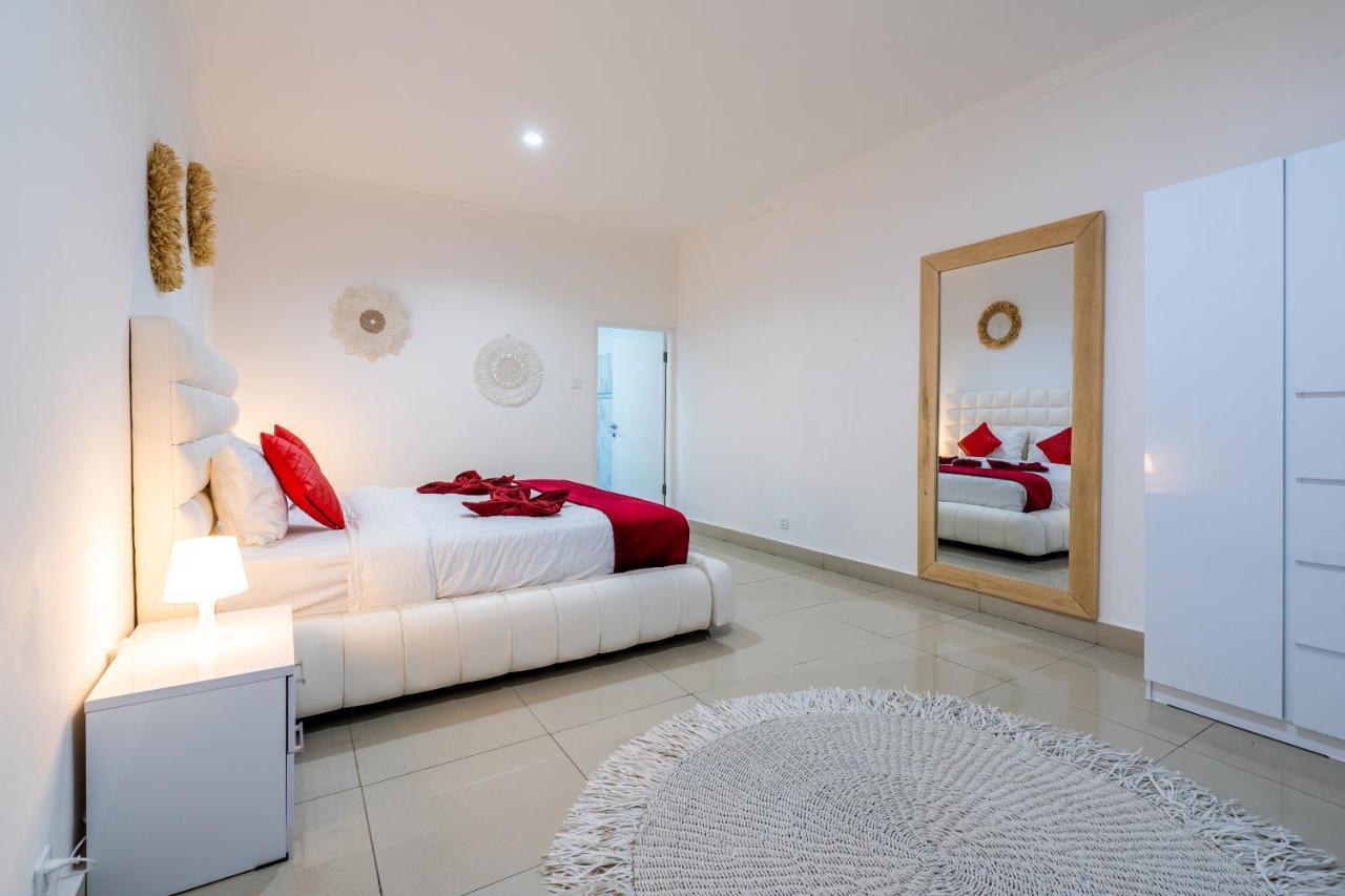 Luxury Minimalist Villa White Angel In Seminyak ภายนอก รูปภาพ